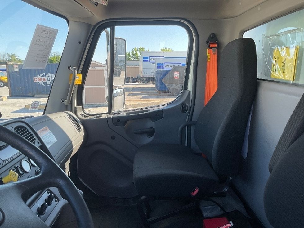 Medium Duty Box Truck-Light and Medium Duty Trucks-Freightliner-2022-M2-Poplar Bluff-MO-383,614\n\t\tmiles-$ 28,250 - Image 18