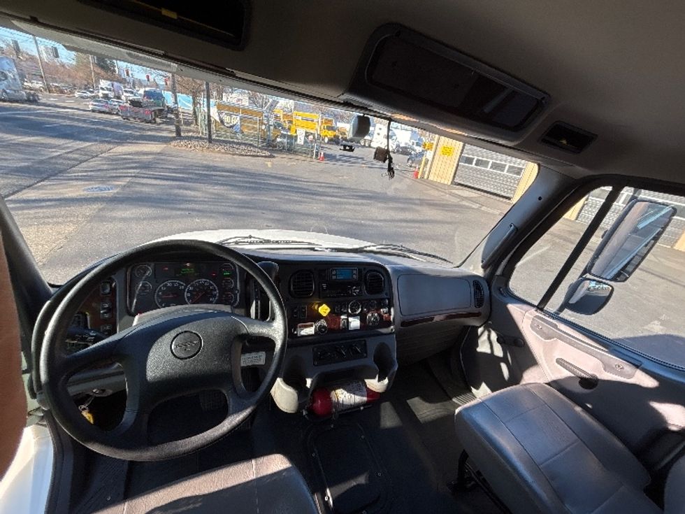 Medium Duty Box Truck-Light and Medium Duty Trucks-Freightliner-2022-M2-Portland-OR-112,837\n\t\tmiles-$ 76,000 - Image 18