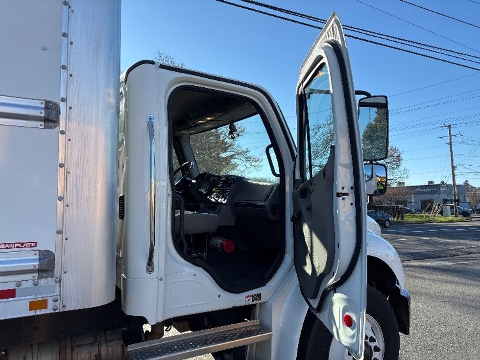 Medium Duty Box Truck-Light and Medium Duty Trucks-Freightliner-2022-M2-Portland-OR-112,837\n\t\tmiles-$ 76,000 - Image 20