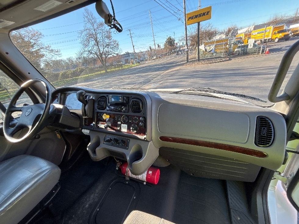 Medium Duty Box Truck-Light and Medium Duty Trucks-Freightliner-2022-M2-Portland-OR-112,837\n\t\tmiles-$ 76,000 - Image 21