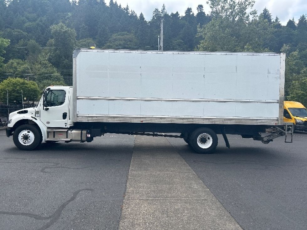 Medium Duty Box Truck-Light and Medium Duty Trucks-Freightliner-2022-M2-Portland-OR-151,075\n\t\tmiles-$ 72,250 - Image 4