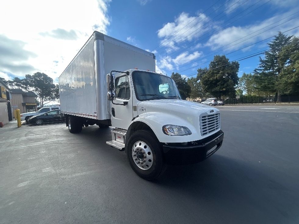 Medium Duty Box Truck-Light and Medium Duty Trucks-Freightliner-2022-M2-Portland-OR-184,549\n\t\tmiles-$ 68,000 - Image 1
