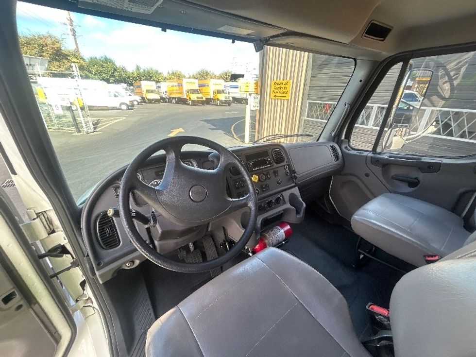 Medium Duty Box Truck-Light and Medium Duty Trucks-Freightliner-2022-M2-Portland-OR-184,549\n\t\tmiles-$ 68,000 - Image 17