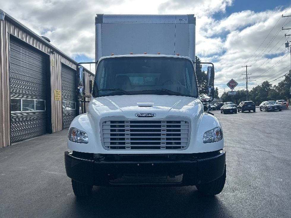 Medium Duty Box Truck-Light and Medium Duty Trucks-Freightliner-2022-M2-Portland-OR-184,549\n\t\tmiles-$ 68,000 - Image 2