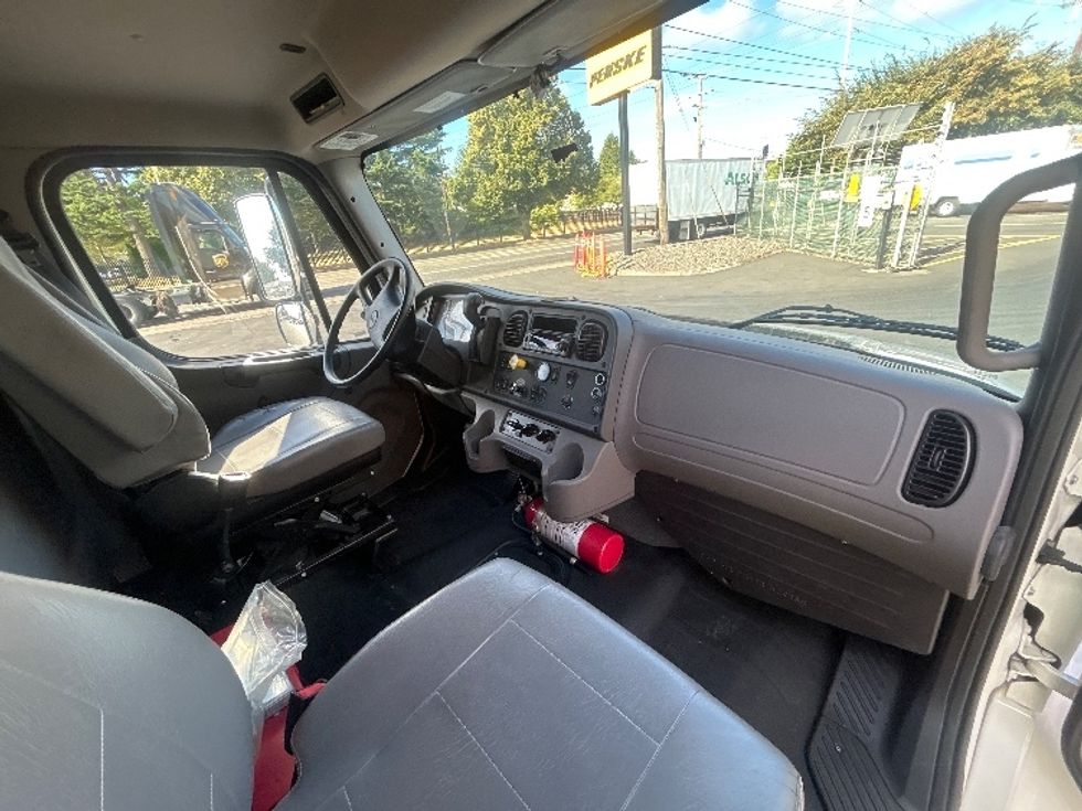 Medium Duty Box Truck-Light and Medium Duty Trucks-Freightliner-2022-M2-Portland-OR-184,549\n\t\tmiles-$ 68,000 - Image 22