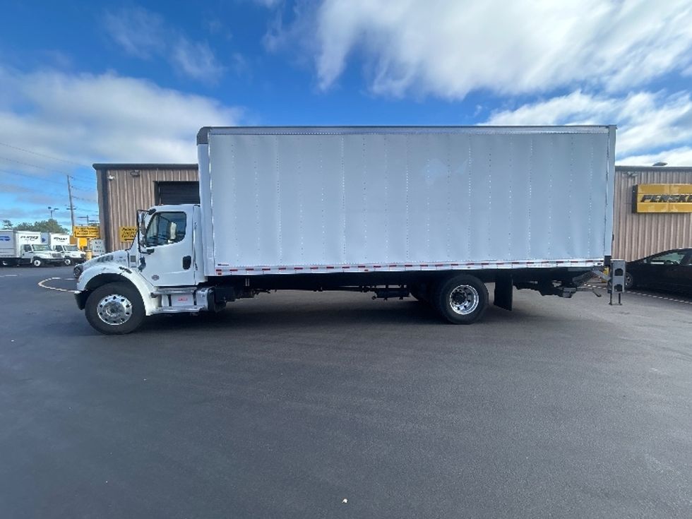 Medium Duty Box Truck-Light and Medium Duty Trucks-Freightliner-2022-M2-Portland-OR-184,549\n\t\tmiles-$ 68,000 - Image 4