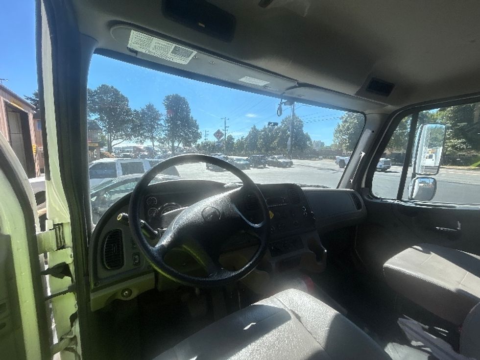 Medium Duty Box Truck-Light and Medium Duty Trucks-Freightliner-2022-M2-Portland-OR-185,837\n\t\tmiles-$ 67,750 - Image 17