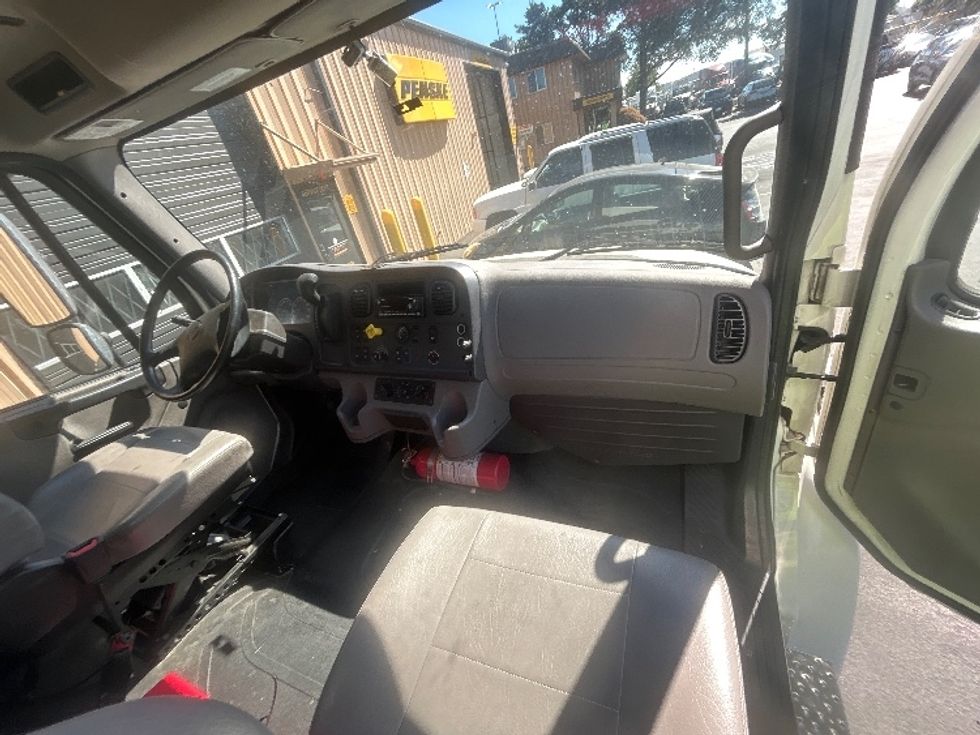 Medium Duty Box Truck-Light and Medium Duty Trucks-Freightliner-2022-M2-Portland-OR-185,837\n\t\tmiles-$ 67,750 - Image 21
