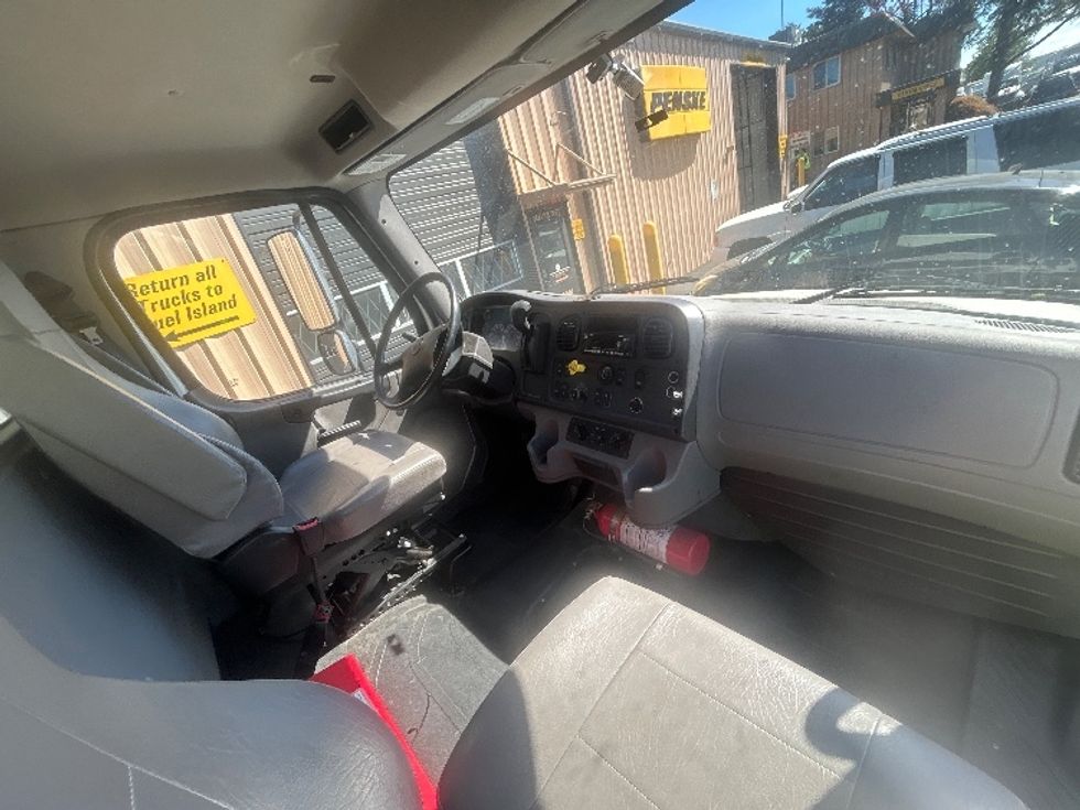 Medium Duty Box Truck-Light and Medium Duty Trucks-Freightliner-2022-M2-Portland-OR-185,837\n\t\tmiles-$ 67,750 - Image 22