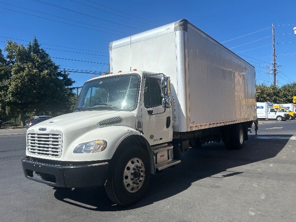 Medium Duty Box Truck-Light and Medium Duty Trucks-Freightliner-2022-M2-Portland-OR-185,837\n\t\tmiles-$ 67,750 - Image 3