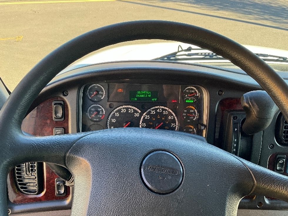 Medium Duty Box Truck-Light and Medium Duty Trucks-Freightliner-2022-M2-Portland-OR-252,566\n\t\tmiles-$ 55,250 - Image 18