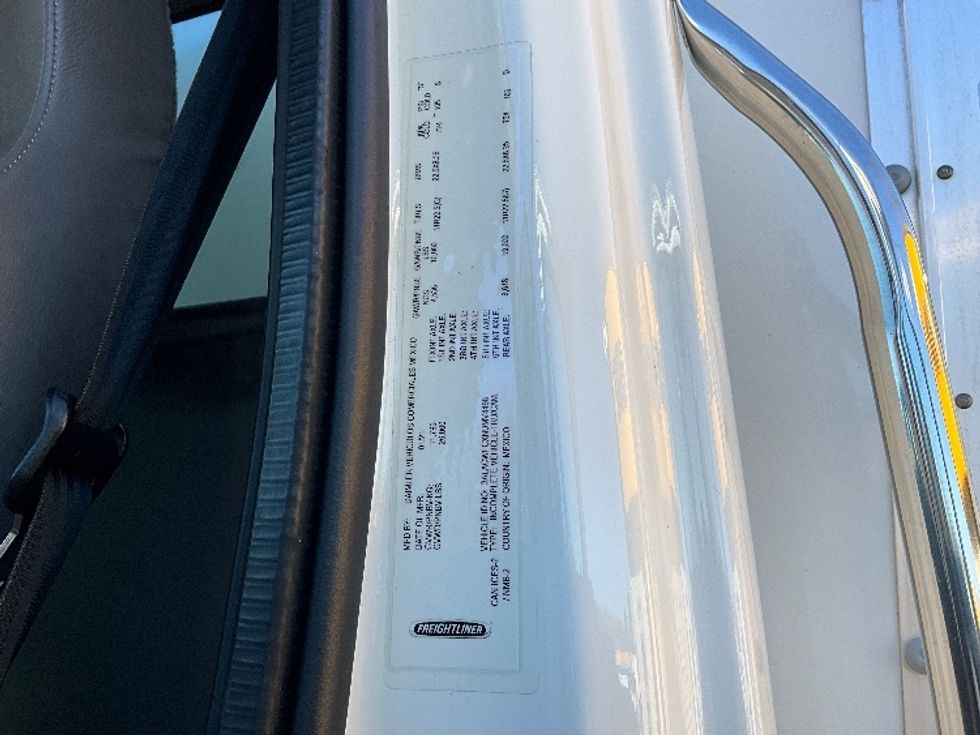 Medium Duty Box Truck-Light and Medium Duty Trucks-Freightliner-2022-M2-Portland-OR-252,566\n\t\tmiles-$ 55,250 - Image 25