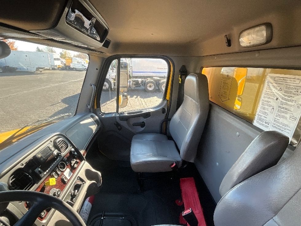 Medium Duty Box Truck-Light and Medium Duty Trucks-Freightliner-2022-M2-Portland-OR-258,118\n\t\tmiles-$ 49,250 - Image 19