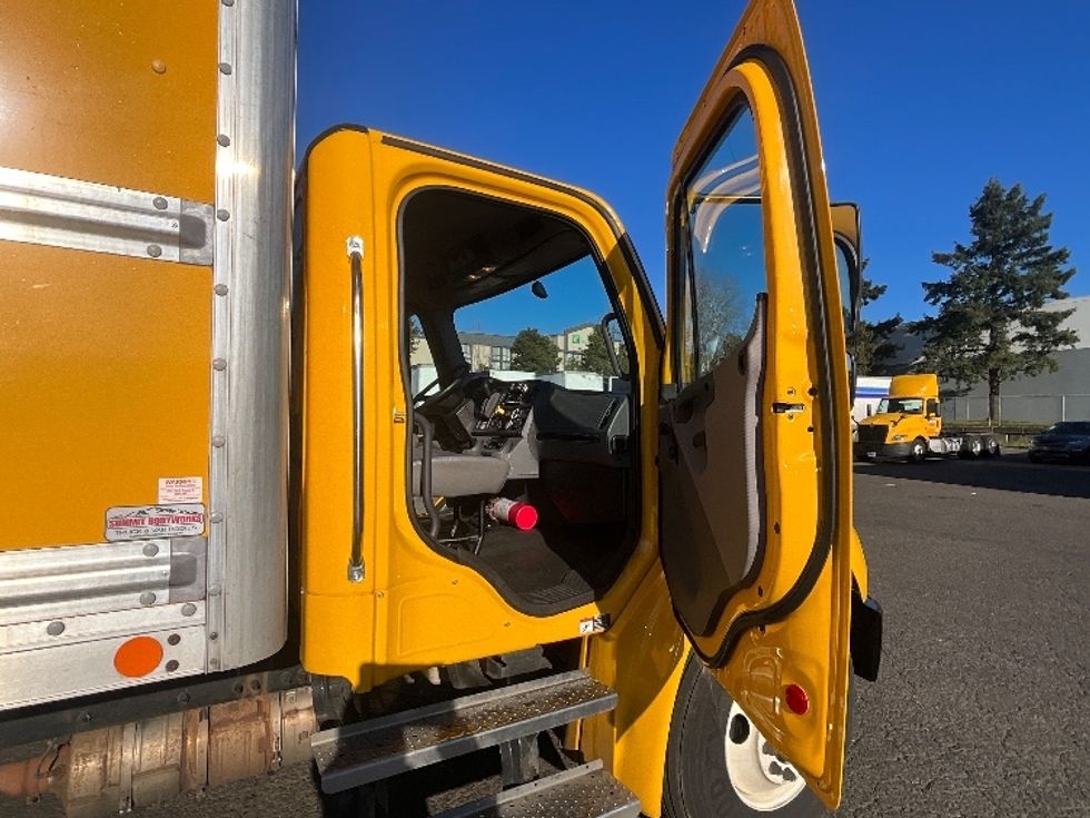 Medium Duty Box Truck-Light and Medium Duty Trucks-Freightliner-2022-M2-Portland-OR-258,118\n\t\tmiles-$ 49,250 - Image 20