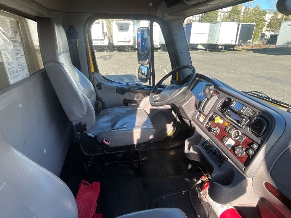 Medium Duty Box Truck-Light and Medium Duty Trucks-Freightliner-2022-M2-Portland-OR-258,118\n\t\tmiles-$ 49,250 - Image 22