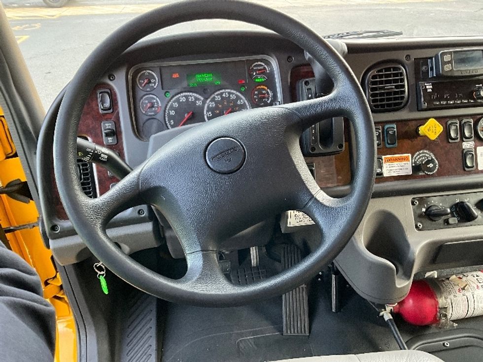 Medium Duty Box Truck-Light and Medium Duty Trucks-Freightliner-2022-M2-Portland-OR-80,382\n\t\tmiles-$ 79,500 - Image 18