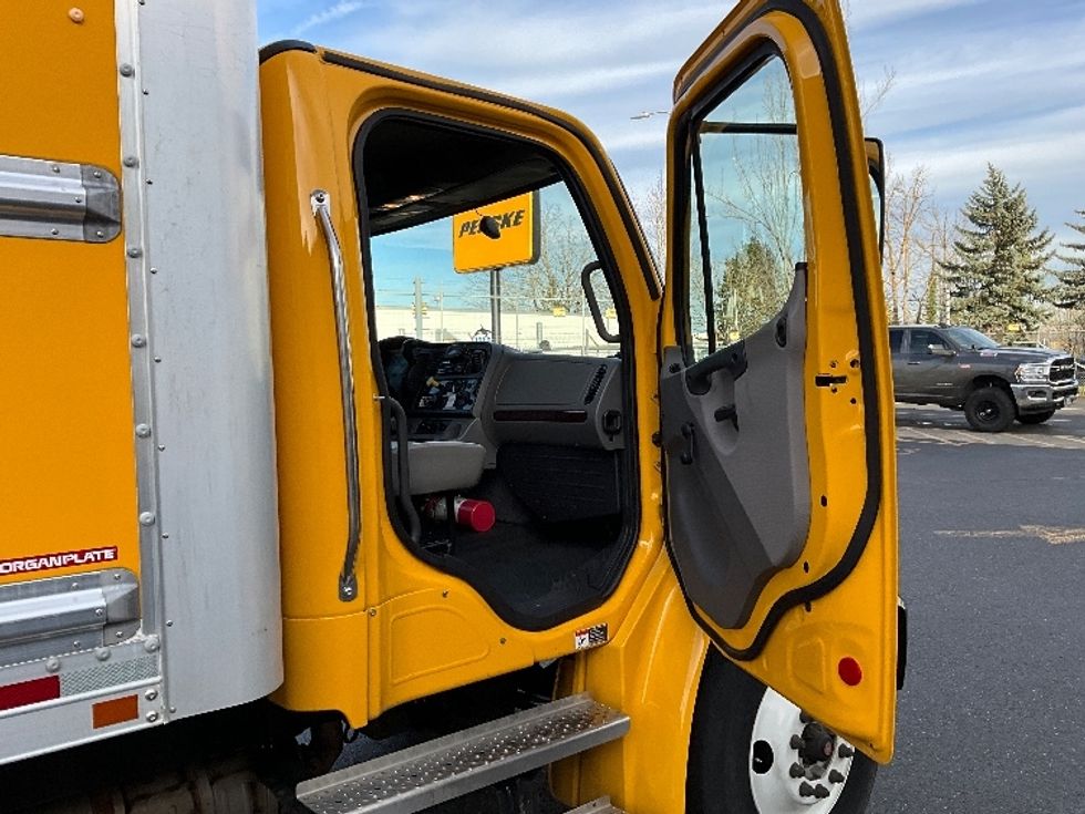Medium Duty Box Truck-Light and Medium Duty Trucks-Freightliner-2022-M2-Portland-OR-80,382\n\t\tmiles-$ 79,500 - Image 20