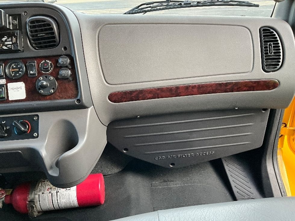 Medium Duty Box Truck-Light and Medium Duty Trucks-Freightliner-2022-M2-Portland-OR-80,382\n\t\tmiles-$ 79,500 - Image 21