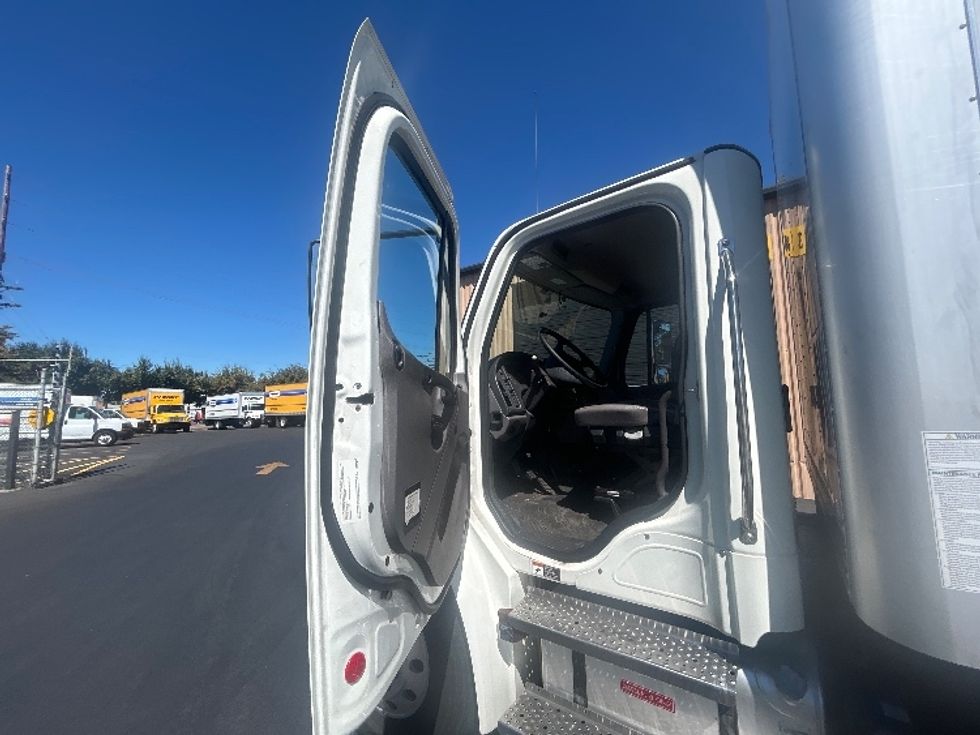 Medium Duty Box Truck-Light and Medium Duty Trucks-Freightliner-2022-M2-Portland-OR-92,510\n\t\tmiles-$ 84,250 - Image 16