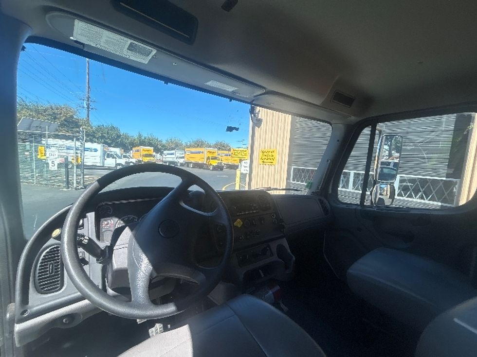 Medium Duty Box Truck-Light and Medium Duty Trucks-Freightliner-2022-M2-Portland-OR-92,510\n\t\tmiles-$ 84,250 - Image 18