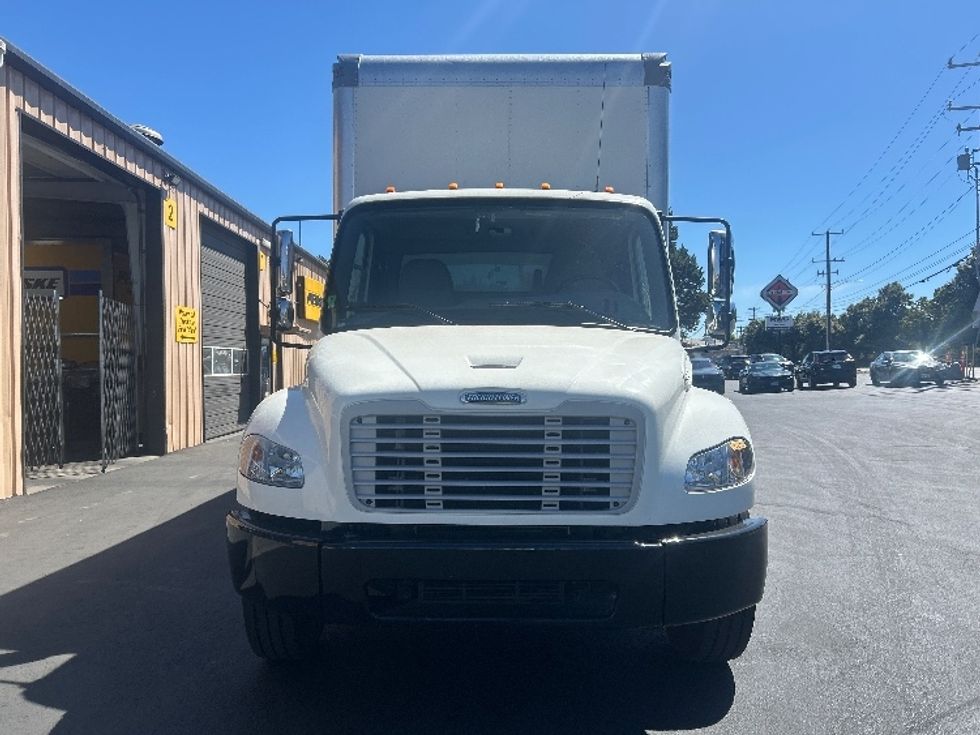 Medium Duty Box Truck-Light and Medium Duty Trucks-Freightliner-2022-M2-Portland-OR-92,510\n\t\tmiles-$ 84,250 - Image 2