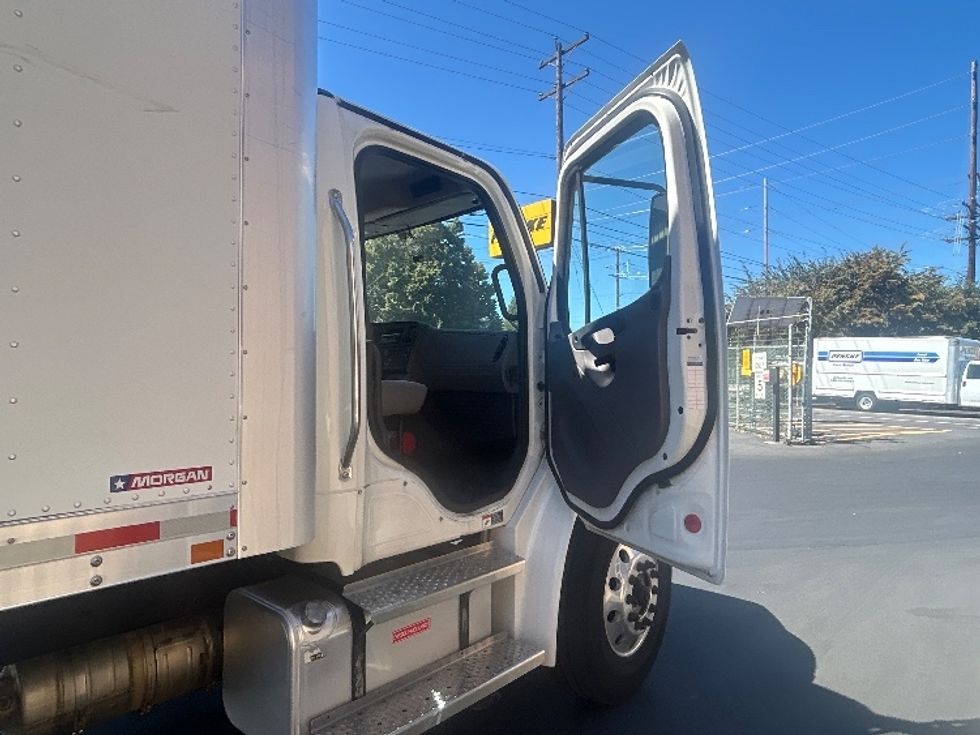 Medium Duty Box Truck-Light and Medium Duty Trucks-Freightliner-2022-M2-Portland-OR-92,510\n\t\tmiles-$ 84,250 - Image 20