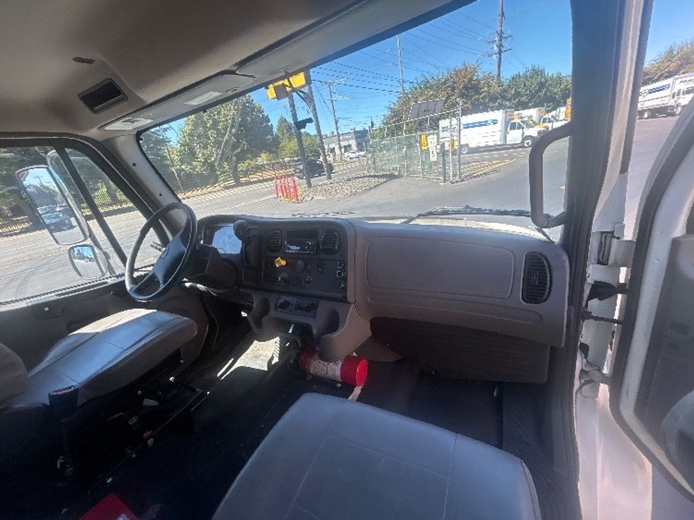 Medium Duty Box Truck-Light and Medium Duty Trucks-Freightliner-2022-M2-Portland-OR-92,510\n\t\tmiles-$ 84,250 - Image 21