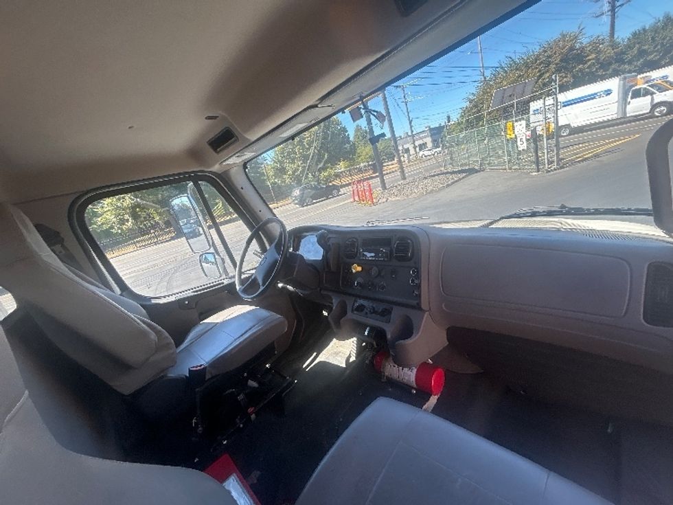 Medium Duty Box Truck-Light and Medium Duty Trucks-Freightliner-2022-M2-Portland-OR-92,510\n\t\tmiles-$ 84,250 - Image 22