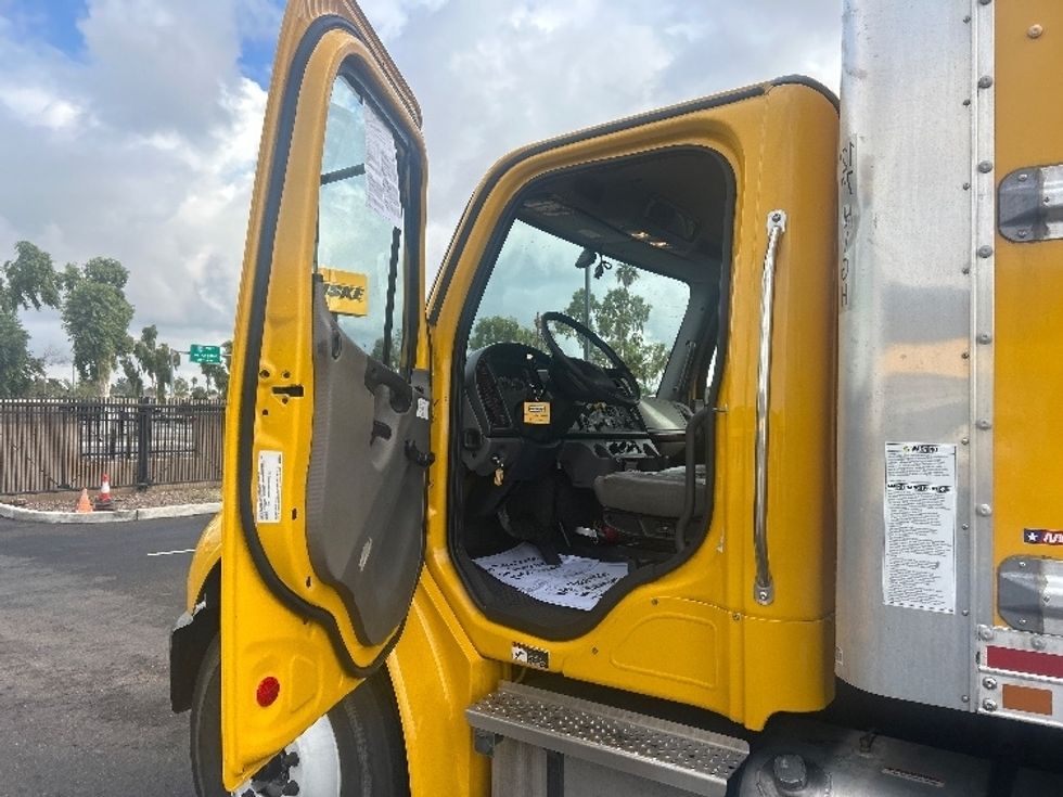 Medium Duty Box Truck-Light and Medium Duty Trucks-Freightliner-2022-M2-Prescott Valley-AZ-255,219\n\t\tmiles-$ 54,000 - Image 17