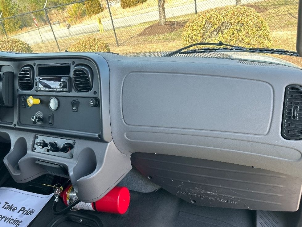 Medium Duty Box Truck-Light and Medium Duty Trucks-Freightliner-2022-M2-Prince George-VA-120,610\n\t\tmiles-$ 68,750 - Image 21