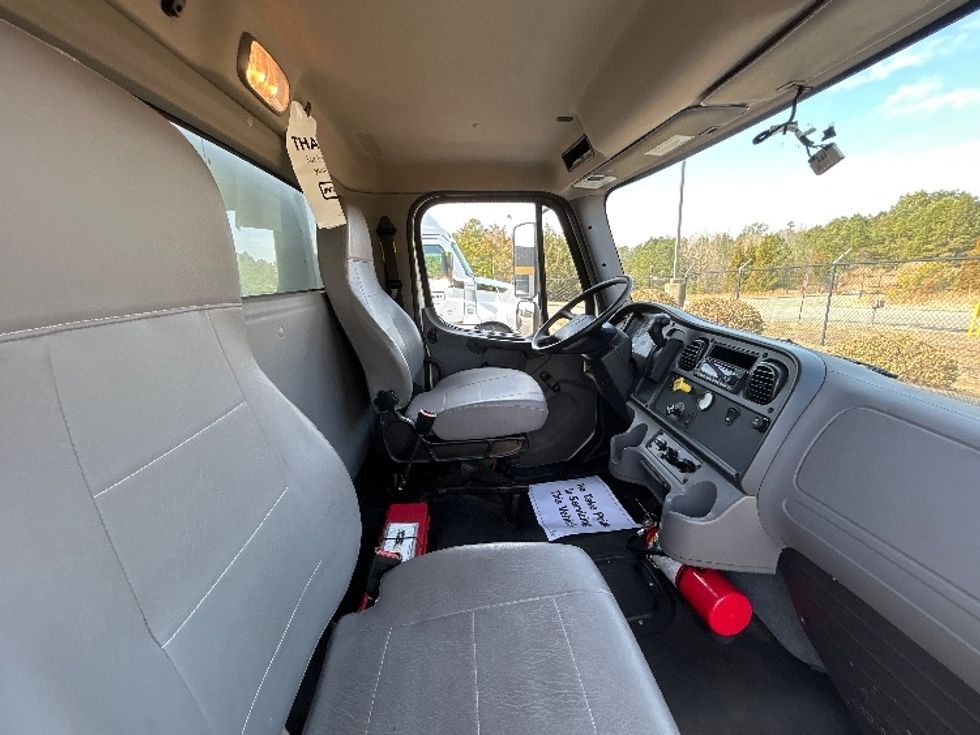 Medium Duty Box Truck-Light and Medium Duty Trucks-Freightliner-2022-M2-Prince George-VA-120,610\n\t\tmiles-$ 68,750 - Image 22