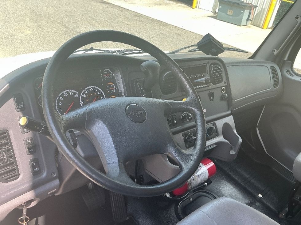 Medium Duty Box Truck-Light and Medium Duty Trucks-Freightliner-2022-M2-Prince George-VA-299,390\n\t\tmiles-$ 48,500 - Image 17