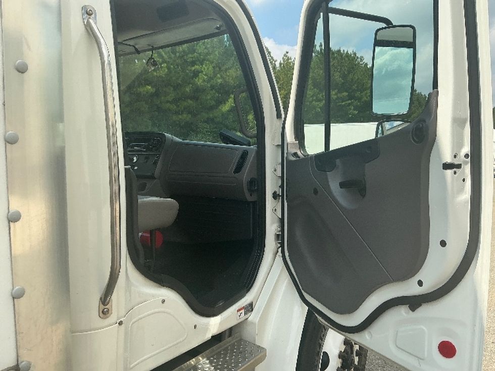 Medium Duty Box Truck-Light and Medium Duty Trucks-Freightliner-2022-M2-Prince George-VA-299,390\n\t\tmiles-$ 48,500 - Image 20