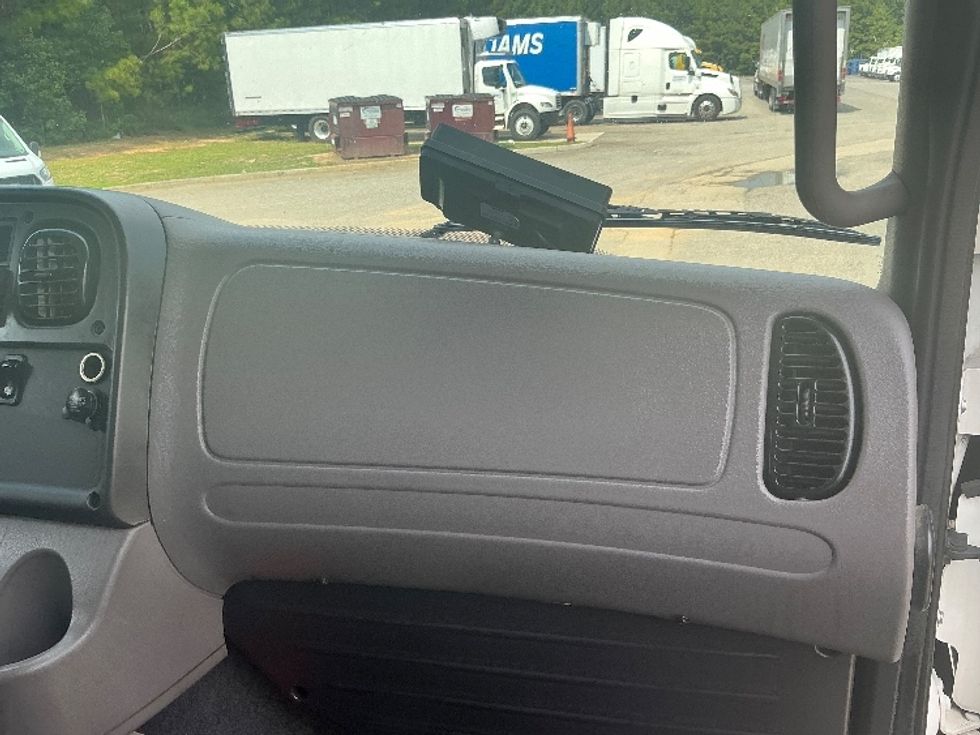 Medium Duty Box Truck-Light and Medium Duty Trucks-Freightliner-2022-M2-Prince George-VA-299,390\n\t\tmiles-$ 48,500 - Image 21