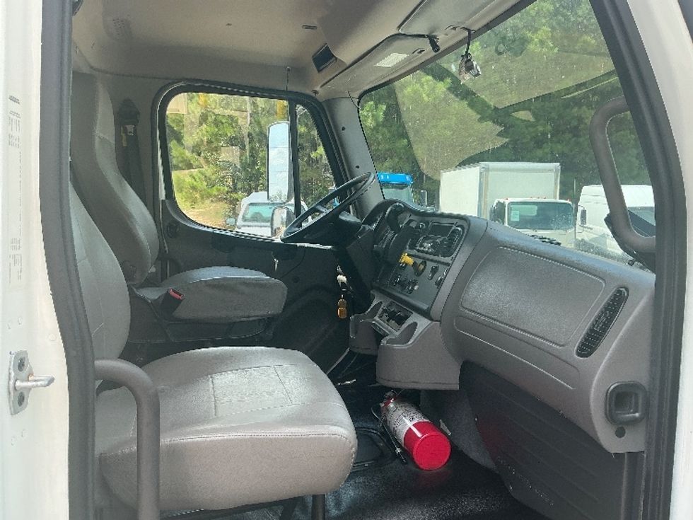 Medium Duty Box Truck-Light and Medium Duty Trucks-Freightliner-2022-M2-Prince George-VA-299,390\n\t\tmiles-$ 48,500 - Image 22