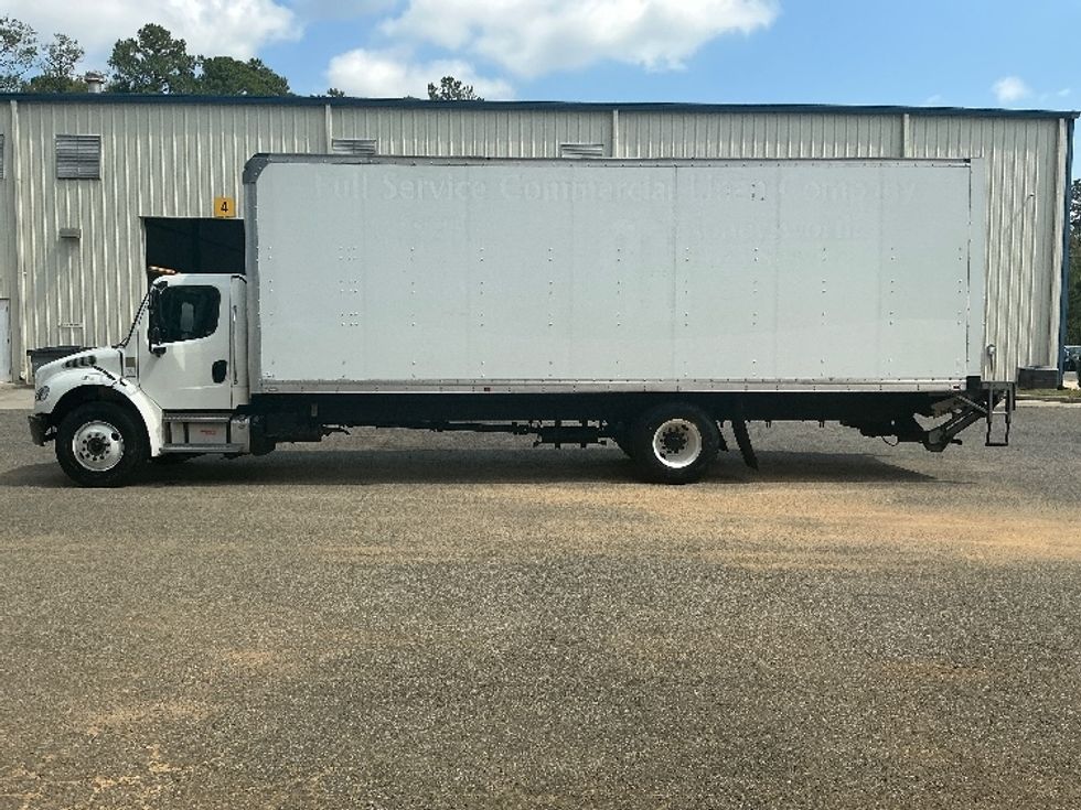 Medium Duty Box Truck-Light and Medium Duty Trucks-Freightliner-2022-M2-Prince George-VA-299,390\n\t\tmiles-$ 48,500 - Image 4