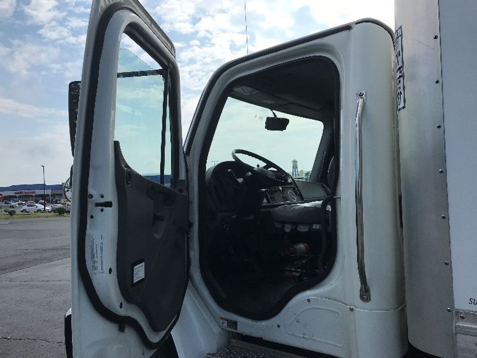 Medium Duty Box Truck-Light and Medium Duty Trucks-Freightliner-2022-M2-Reading-PA-126,078\n\t\tmiles-$ 62,000 - Image 16