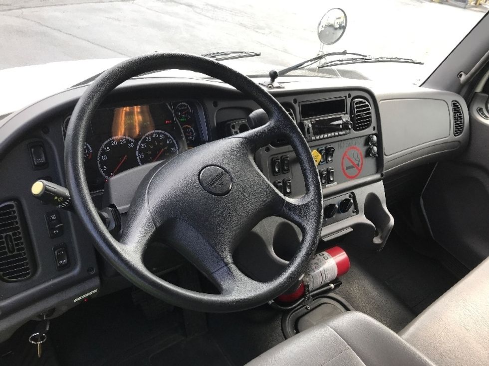 Medium Duty Box Truck-Light and Medium Duty Trucks-Freightliner-2022-M2-Reading-PA-126,078\n\t\tmiles-$ 62,000 - Image 17