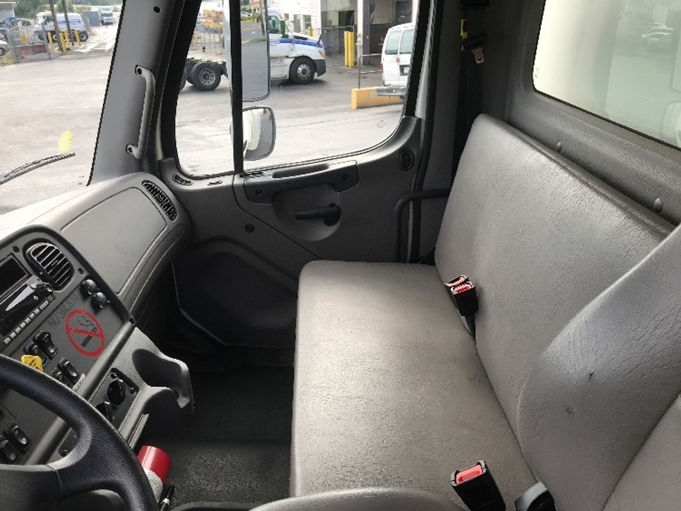 Medium Duty Box Truck-Light and Medium Duty Trucks-Freightliner-2022-M2-Reading-PA-126,078\n\t\tmiles-$ 62,000 - Image 19