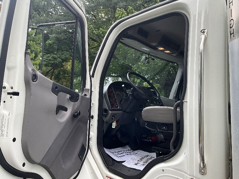 Medium Duty Box Truck-Light and Medium Duty Trucks-Freightliner-2022-M2-Reading-PA-180,309\n\t\tmiles-$ 59,500 - Image 15