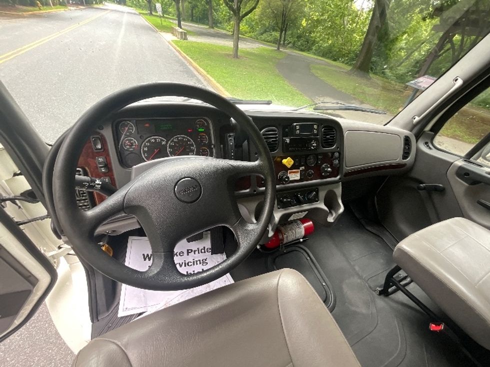 Medium Duty Box Truck-Light and Medium Duty Trucks-Freightliner-2022-M2-Reading-PA-180,309\n\t\tmiles-$ 59,500 - Image 17