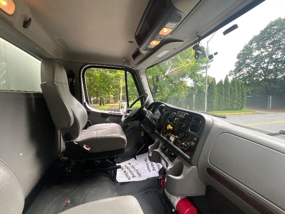 Medium Duty Box Truck-Light and Medium Duty Trucks-Freightliner-2022-M2-Reading-PA-180,309\n\t\tmiles-$ 59,500 - Image 21