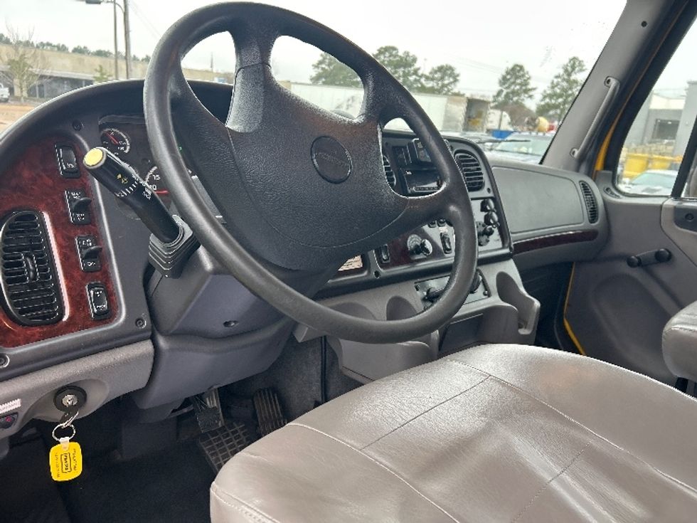 Medium Duty Box Truck-Light and Medium Duty Trucks-Freightliner-2022-M2-Richland-MS-263,227\n\t\tmiles-$ 42,250 - Image 17