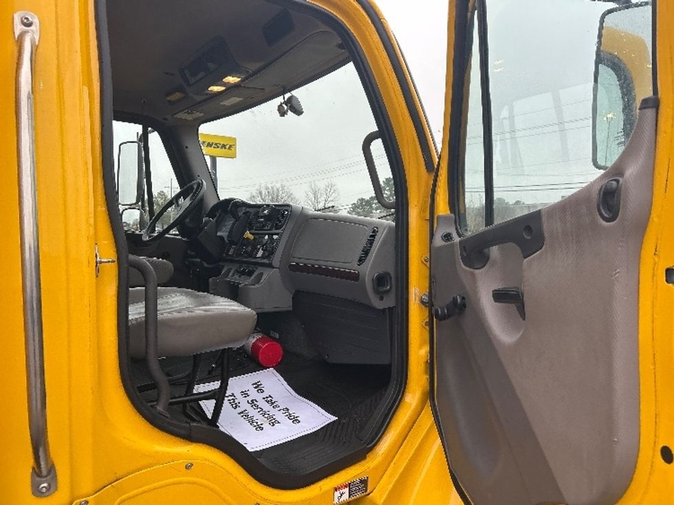 Medium Duty Box Truck-Light and Medium Duty Trucks-Freightliner-2022-M2-Richland-MS-263,227\n\t\tmiles-$ 42,250 - Image 20