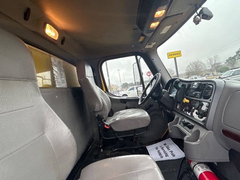 Medium Duty Box Truck-Light and Medium Duty Trucks-Freightliner-2022-M2-Richland-MS-263,227\n\t\tmiles-$ 42,250 - Image 22