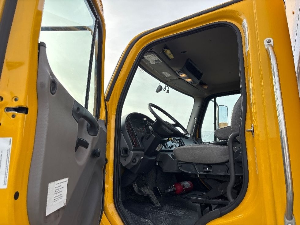 Medium Duty Box Truck-Light and Medium Duty Trucks-Freightliner-2022-M2-Rockville-MD-246,269\n\t\tmiles-$ 52,500 - Image 16