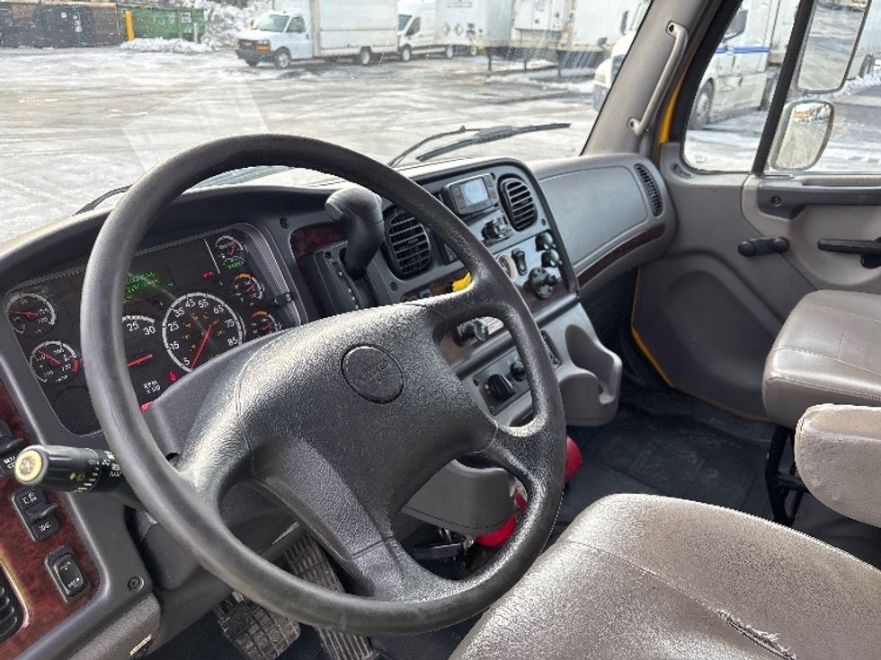Medium Duty Box Truck-Light and Medium Duty Trucks-Freightliner-2022-M2-Rockville-MD-246,269\n\t\tmiles-$ 52,500 - Image 17