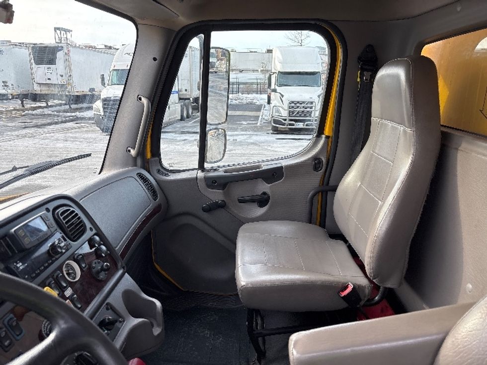 Medium Duty Box Truck-Light and Medium Duty Trucks-Freightliner-2022-M2-Rockville-MD-246,269\n\t\tmiles-$ 52,500 - Image 19