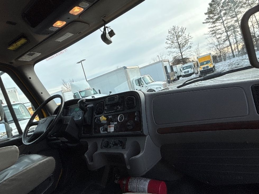 Medium Duty Box Truck-Light and Medium Duty Trucks-Freightliner-2022-M2-Rockville-MD-246,269\n\t\tmiles-$ 52,500 - Image 21