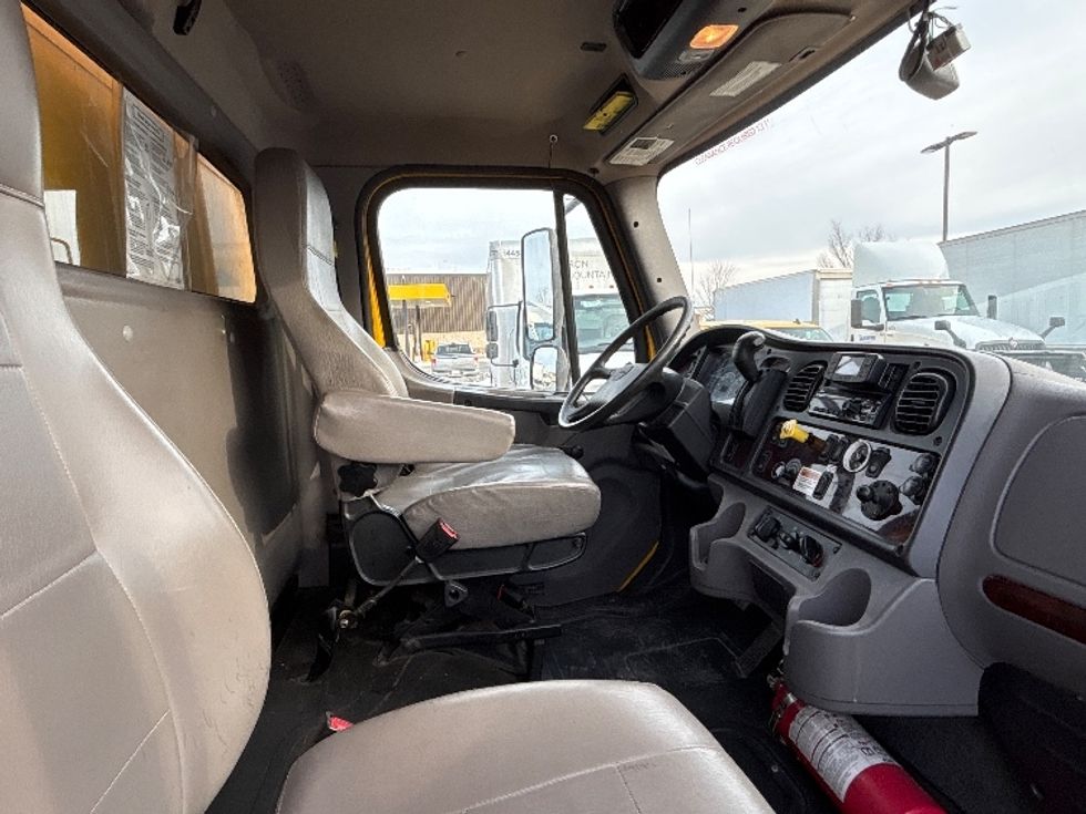 Medium Duty Box Truck-Light and Medium Duty Trucks-Freightliner-2022-M2-Rockville-MD-246,269\n\t\tmiles-$ 52,500 - Image 22